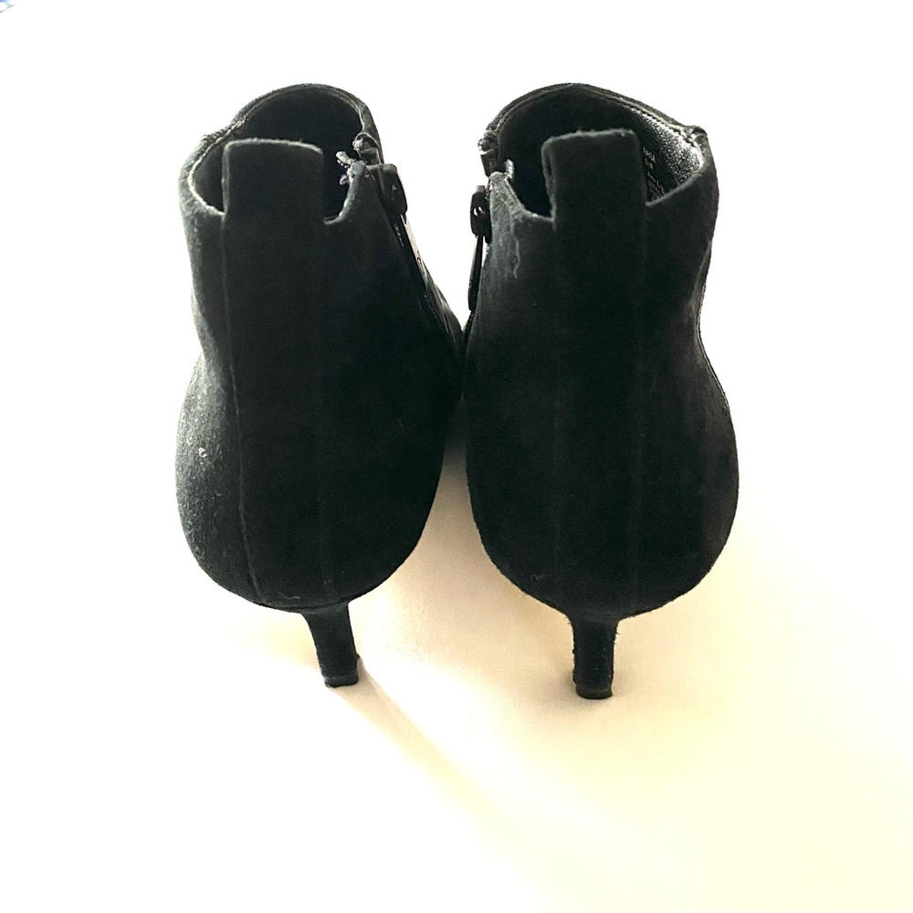 Donald/Pliner Fayla Ankle Boot - Picture 4 of 10